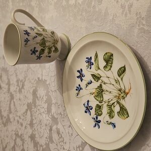 "Spring Violet" two-piece place setting by Royal Domino